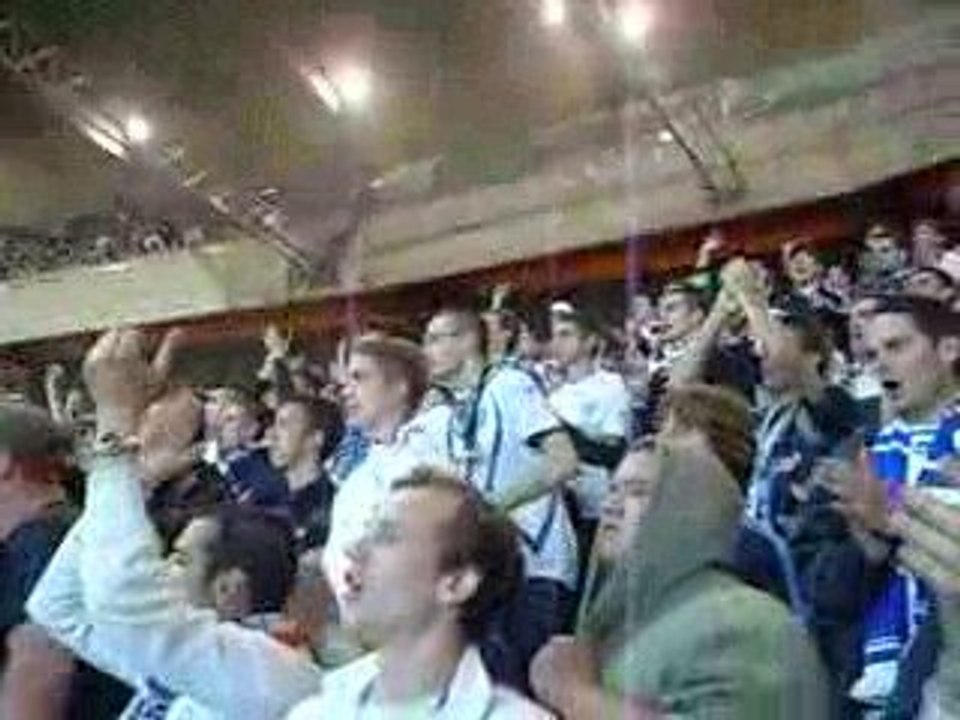 Quand la parcage se met à chanter c'est tous le stade qui v