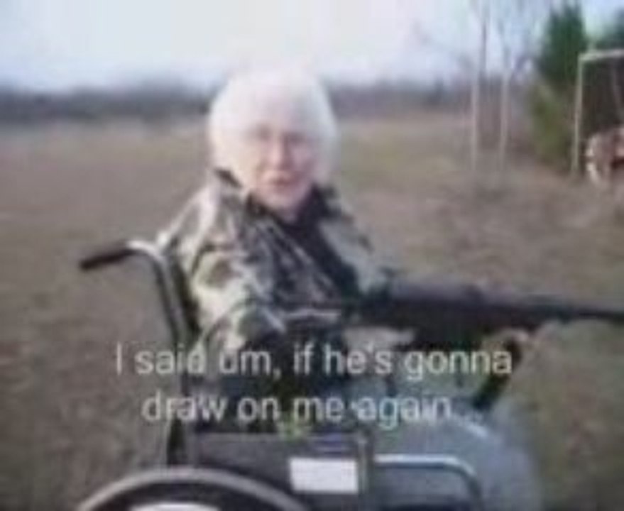 Grand-mère fait du tir