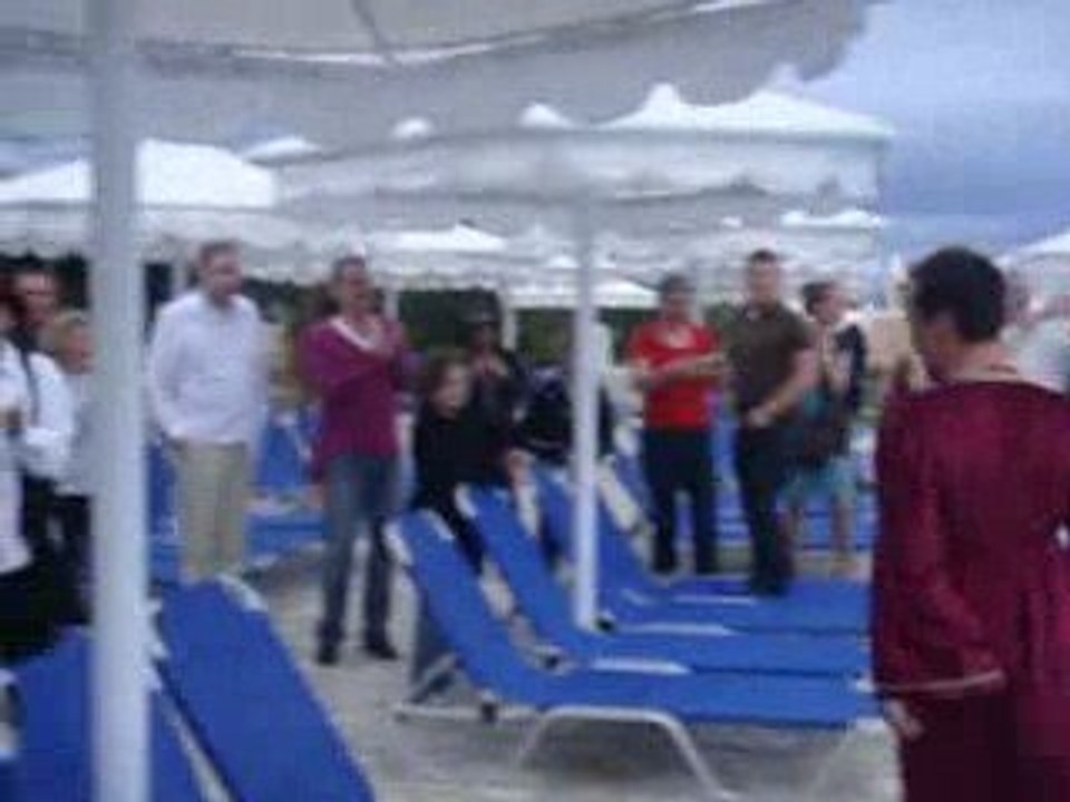 CLUB LOOKEA RODA BEACH ANIMATEUR A L'EAU