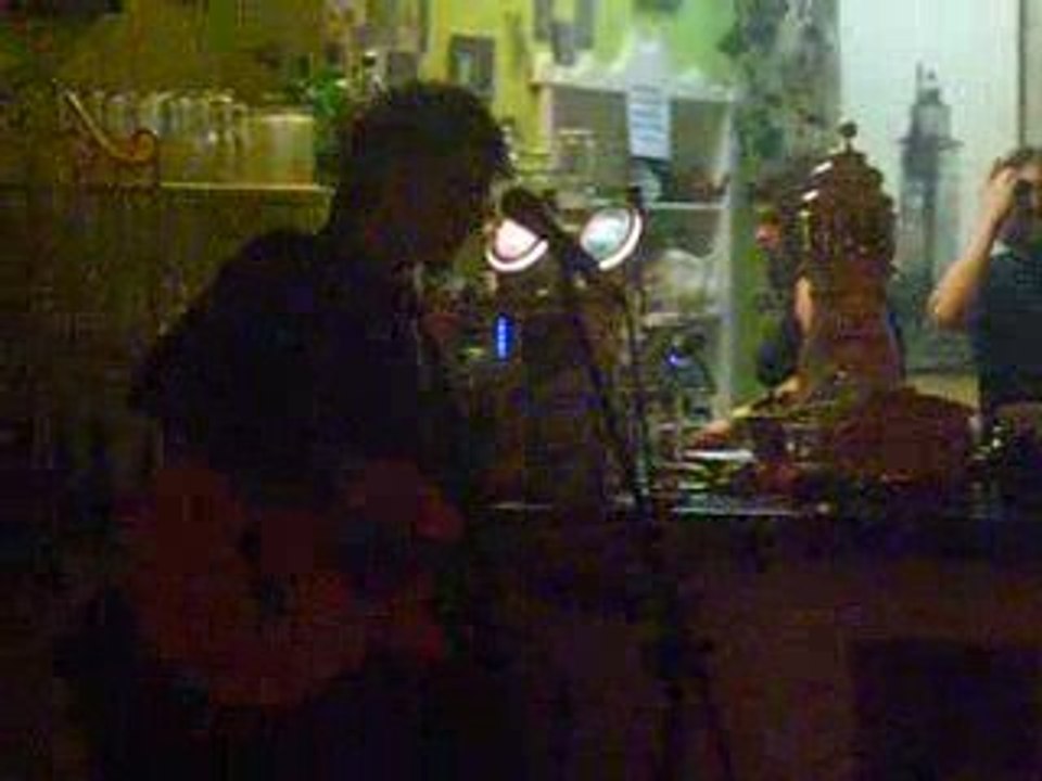 "That's all right, mama". Elvis cover by Nacho García.