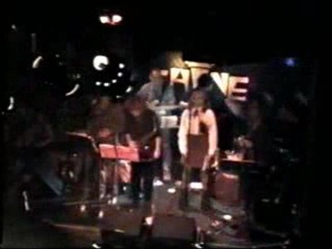 Chris DeRosa Drumming For Deborah Harry Performing “Duende”