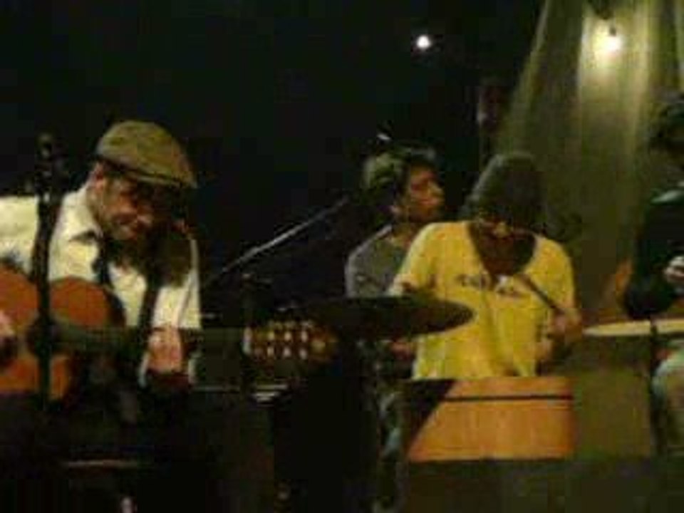 Yves jamait-Des mains de femmes-reims