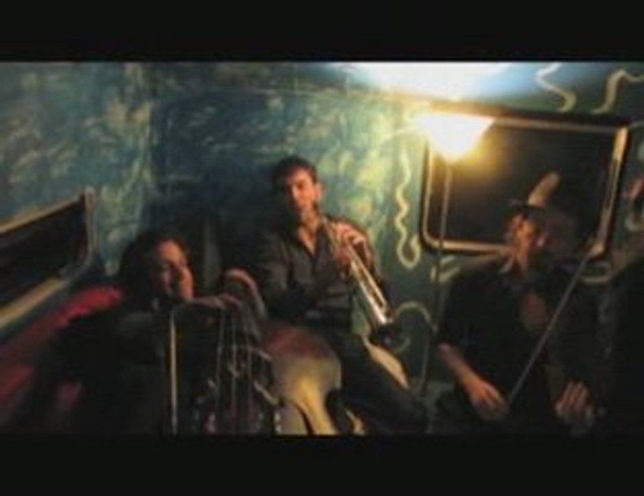 Palinka 2009  "Catastrophe" - le mur !! Jazz manouche...