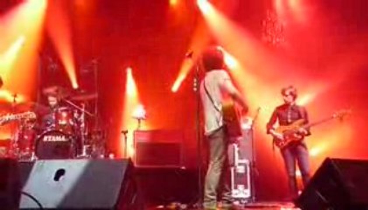 15.05.09 - Julien Doré @Hoerdt - Bouche Pute