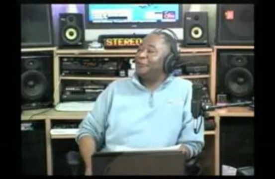 Morning Coffee: Obama Caught Up, Tavis Smiley Meets With Blo