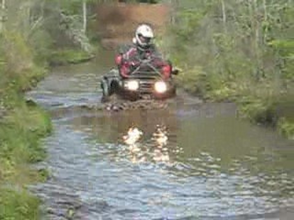 Honda dans la boue