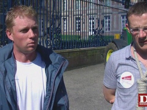 Les producteurs de lait manifestent devant la préfecture HR