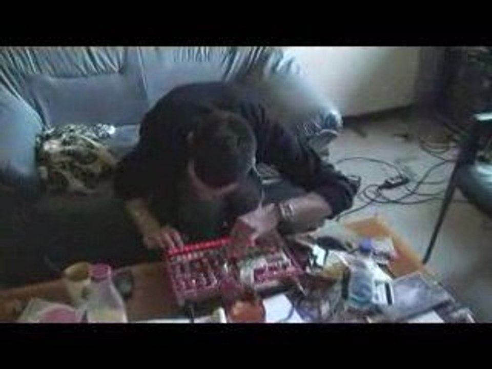 Mini after - Dj Macfly (live korg) + singe énervé