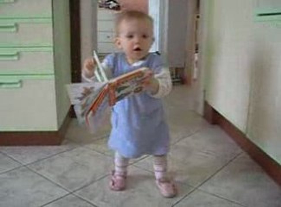 20090519 premiers pas de chloé