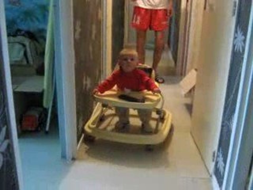 timeo fait  du troteur a 5 mois