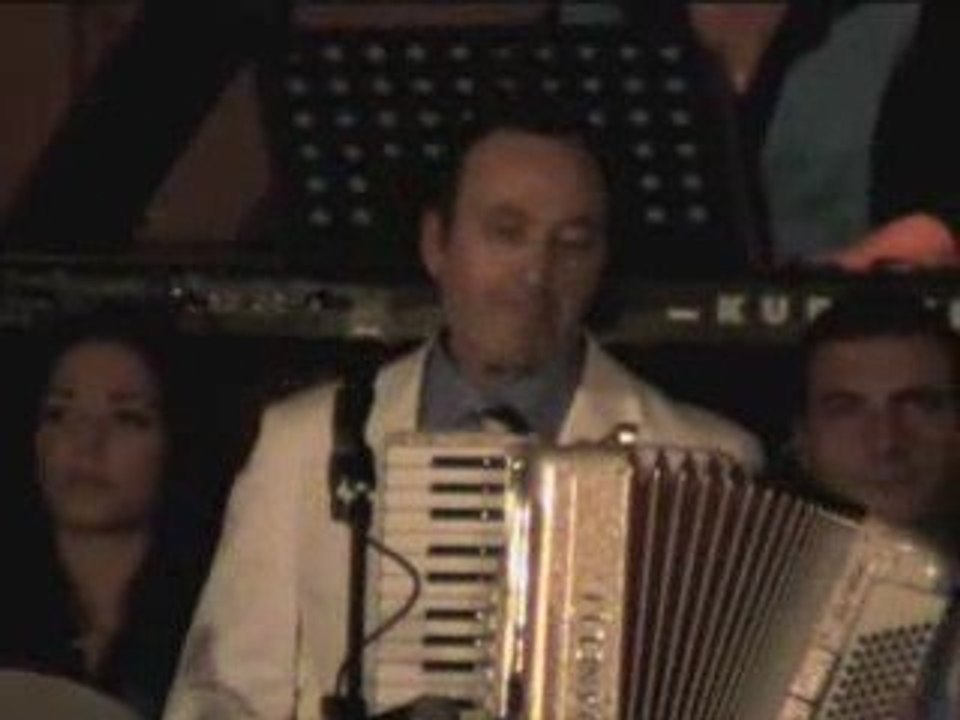 Xavier PAOLI musicien Corse qui a 12 bras