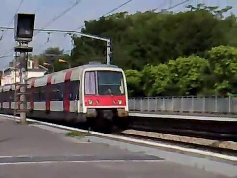 MI79 : Départ de la gare de Gif sur Yvette sur la ligne B du RER