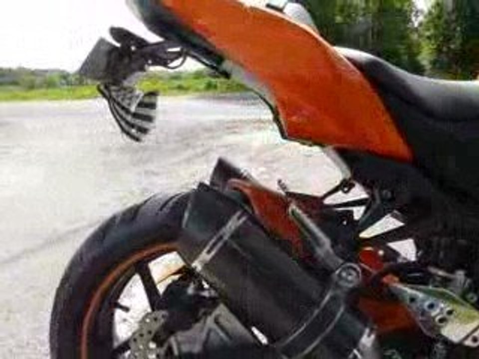 Pot Fresco double full Carbone sur Z750 avec chicane