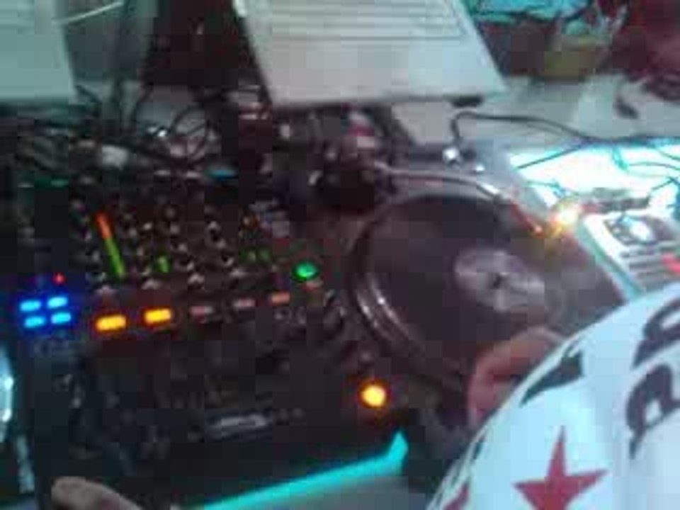 DJ HAMIDA @ L ACTUEL LE 30/04/09 PAR ELMEKNESSI 1.1