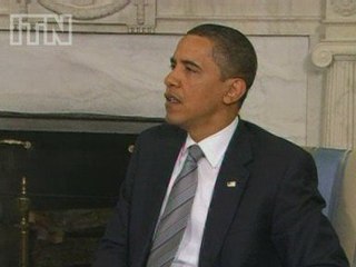 Obama unveils fuel-efficient car plan