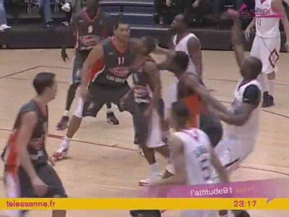 Basket : Alain Koffi, La star du MSB