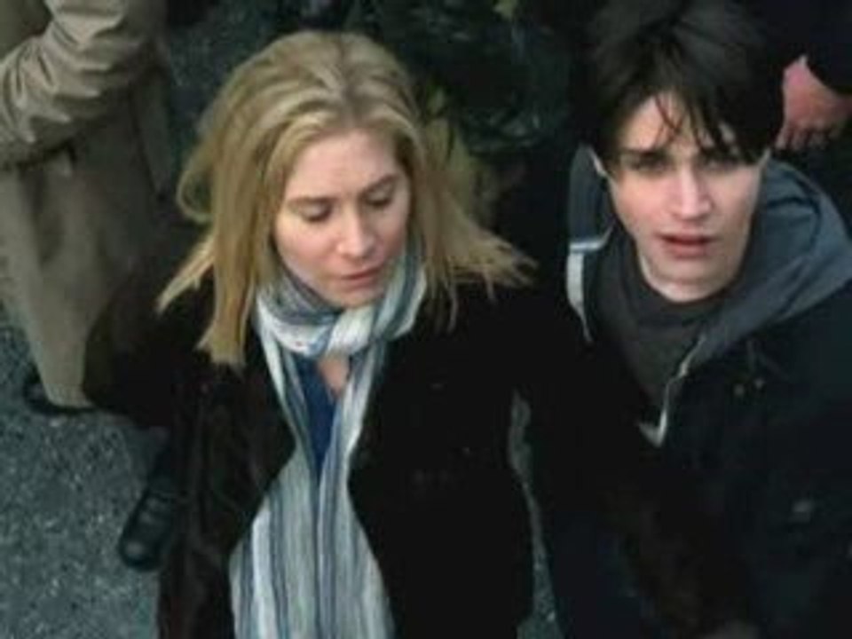 V les visiteurs remake extrait 1