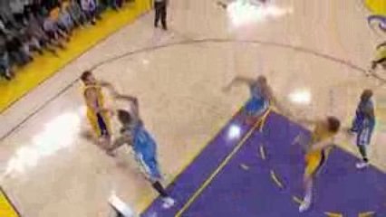 Luke Walton fakes the shot and dishes to Pau Gasol for the d