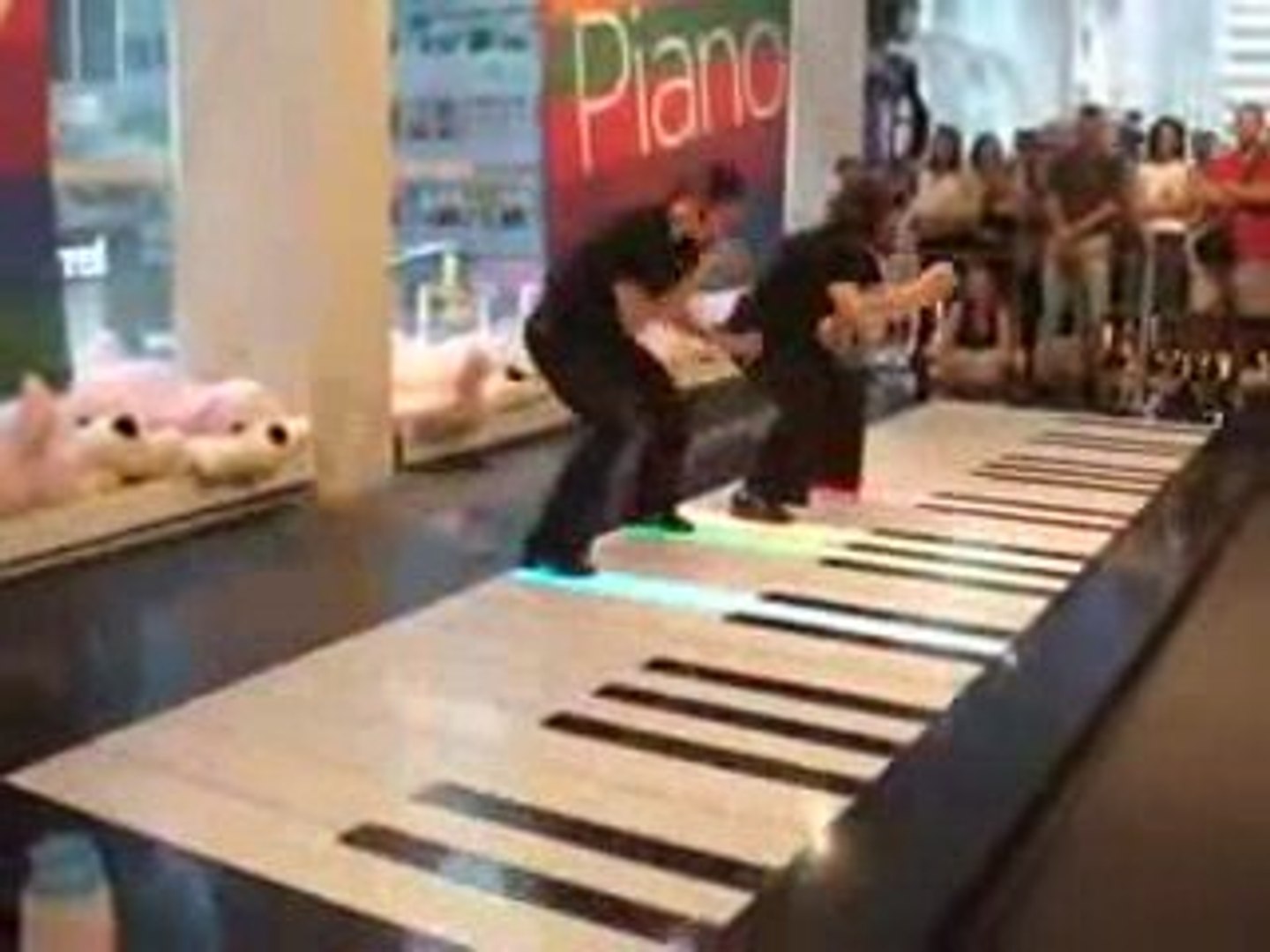 Comment jouer du piano avec les pieds !! - Vidéo Dailymotion