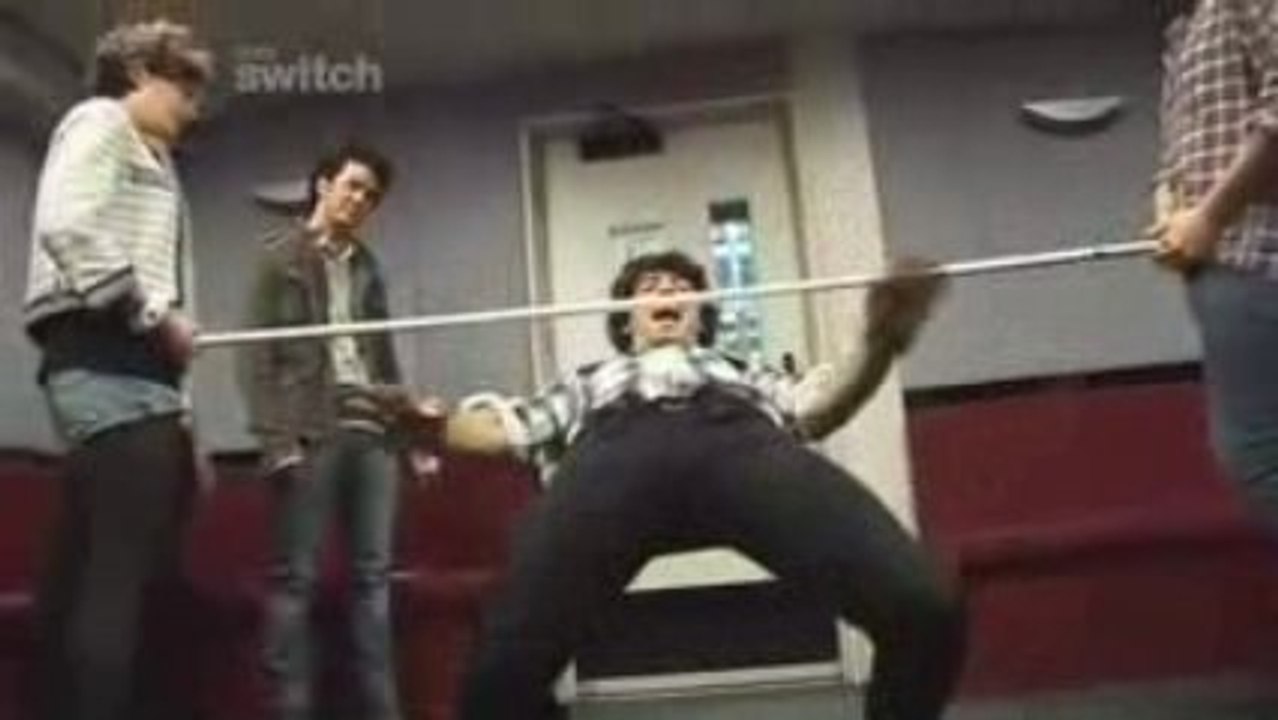 Jonas Brothers jouent au Limbo