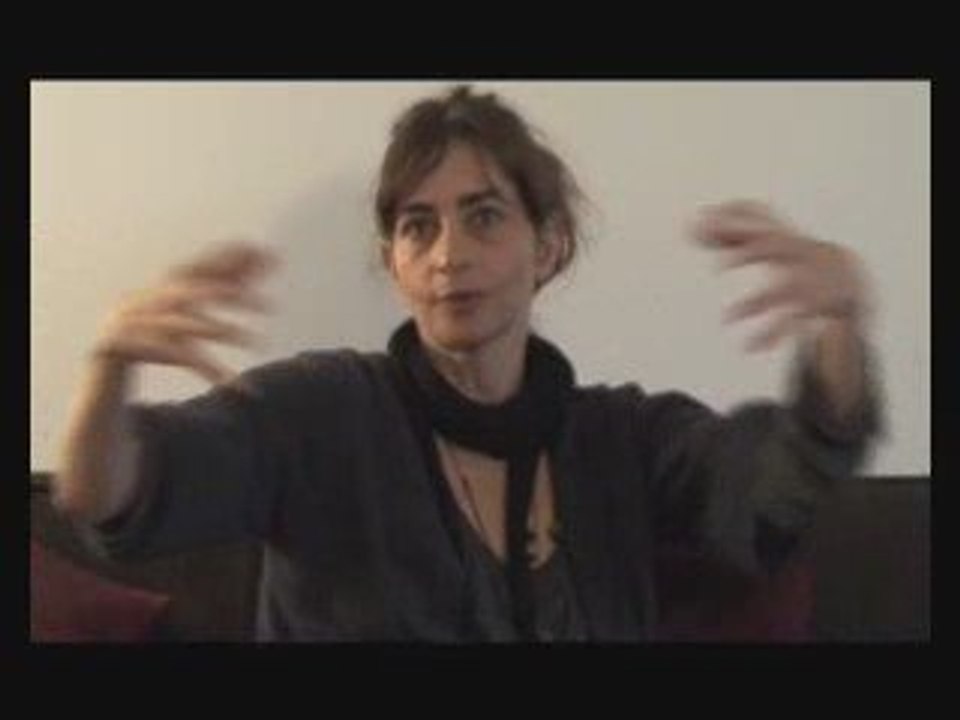 UN VILLAGE FRANCAIS - interview d'Emmanuelle BACH