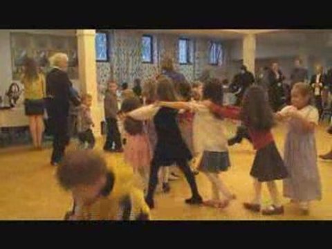 A seprűs tánc - Szent Erzsébet Iskola ünnepe