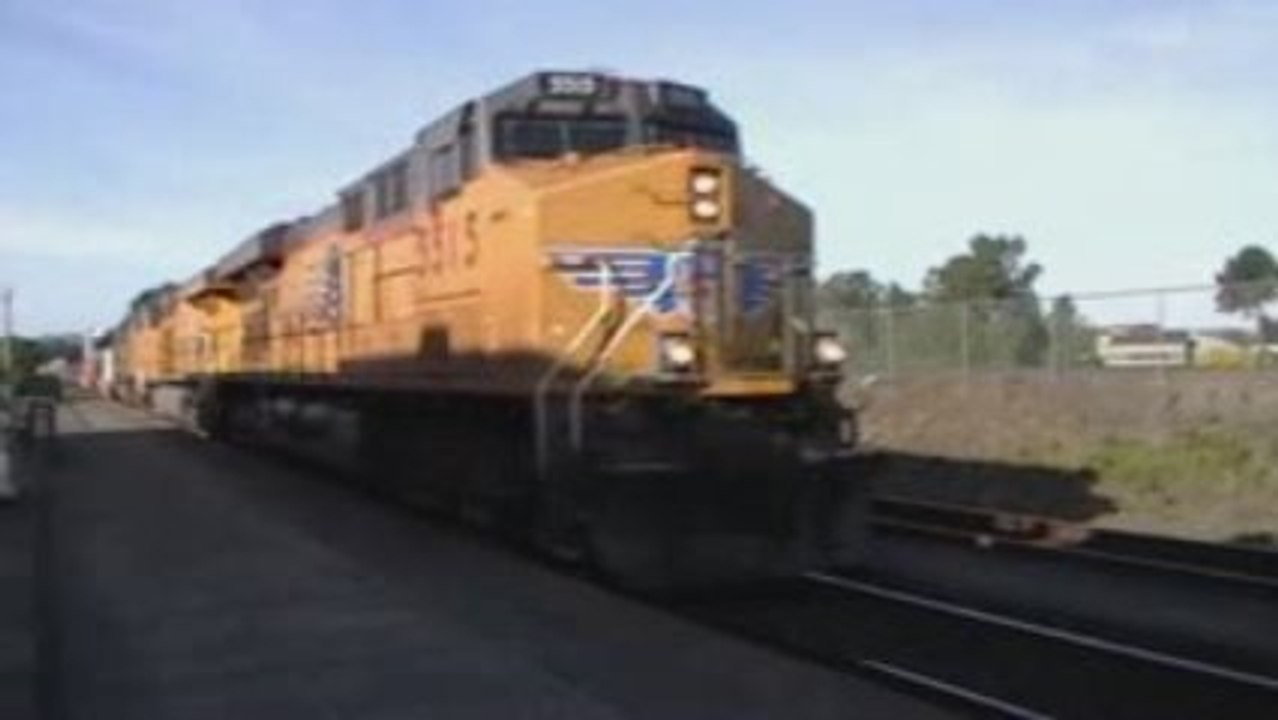 UP #5515 W/ a Hotshot