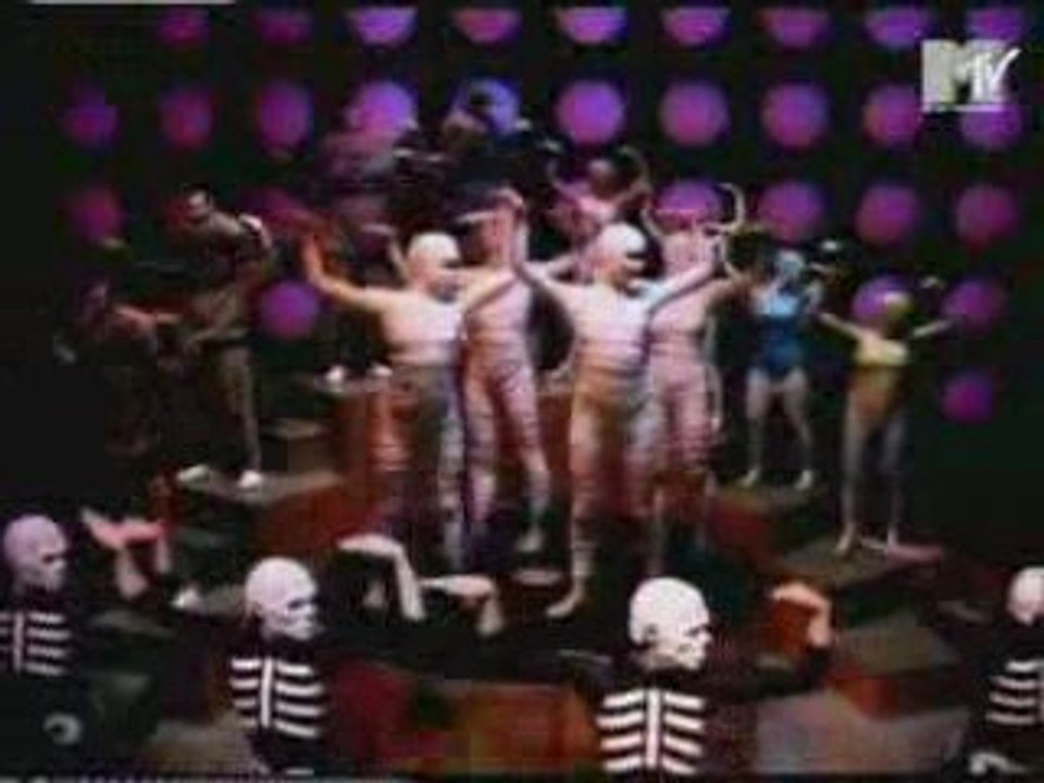 DAFT PUNK (Around the world)