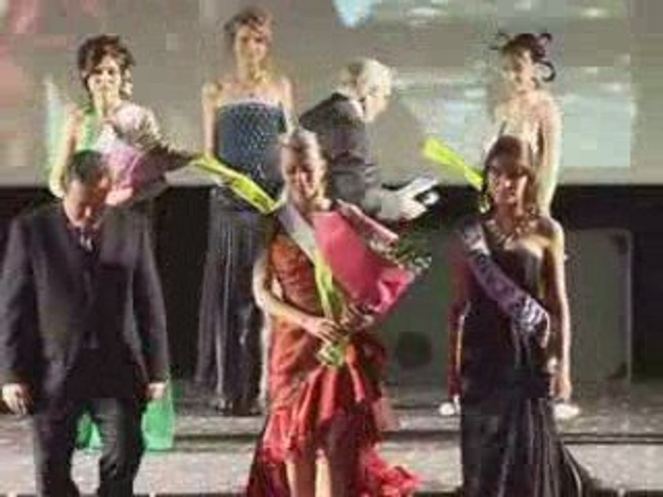 Miss agglo Dreux 2009 le défilé final avec Miss France 2004
