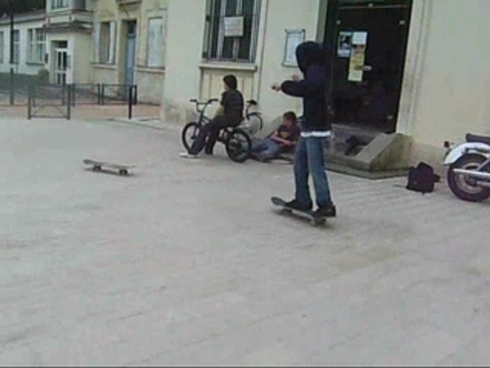 21.05.09 AvEc VoUs