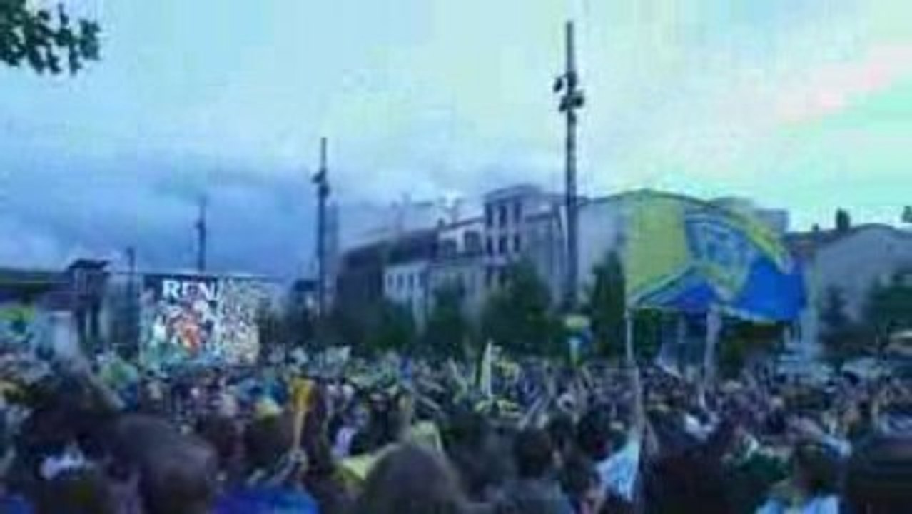 Ambiance place de Jaude Clermont FD Finale top 14 2009  snif