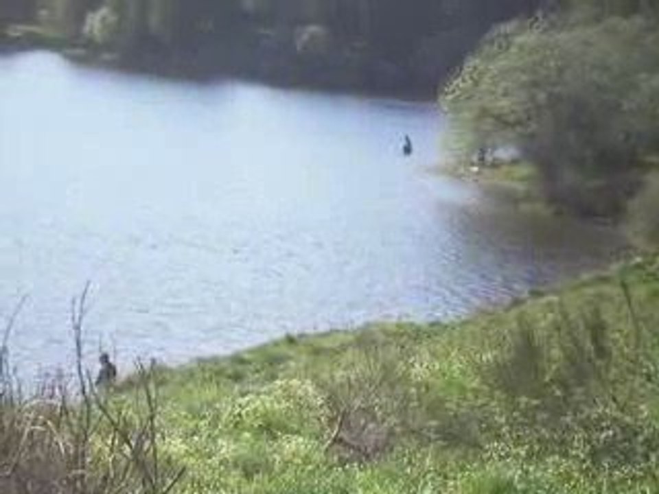 Massif du Sancy: Pêcheurs au Guéry