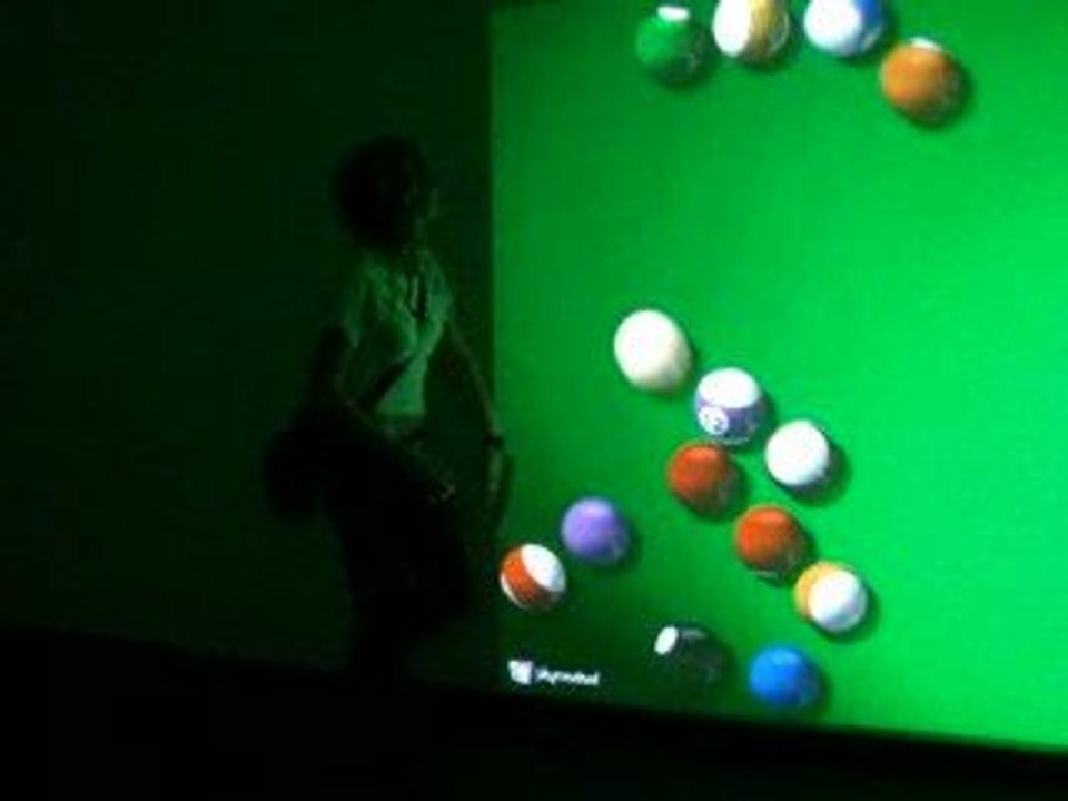 moi et thomas qui joue au billard xD
