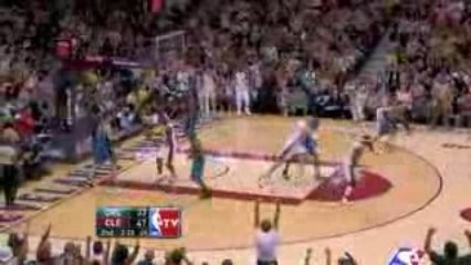 Nba LEBRON JAMES big slam dunk from williams pass