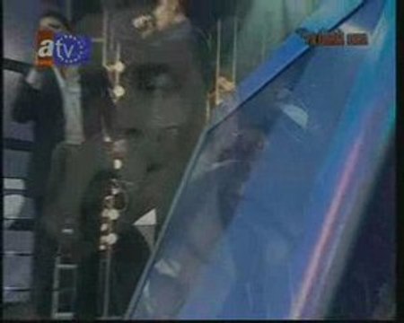 Düet. Uğur Işılak . Kubat - Geçti Dost Kervanı