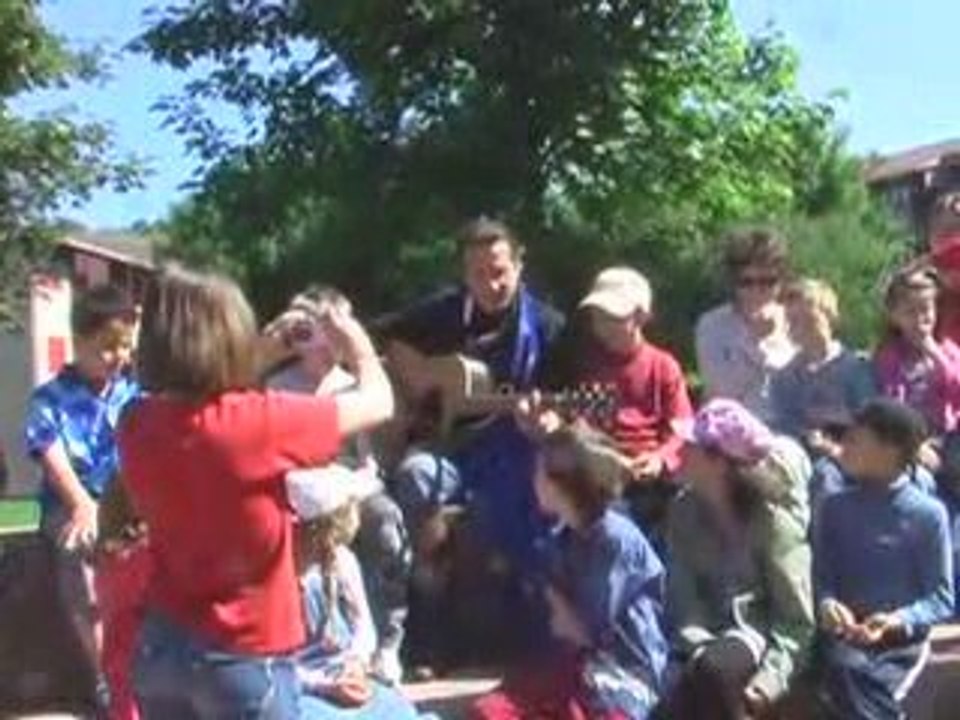 Lalanne fait chanter les enfants