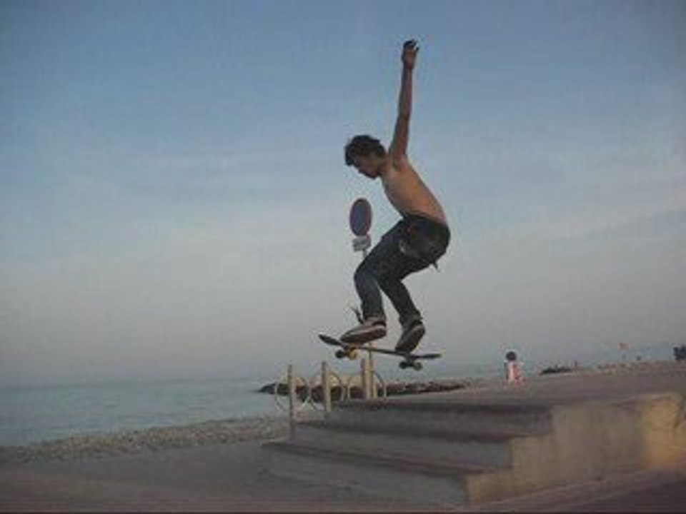 360 front down 3 stairs + broken board on big spin front 3