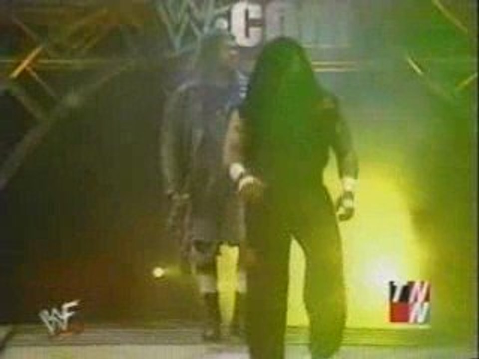 Raw Is War 02.10.2000 P. 4