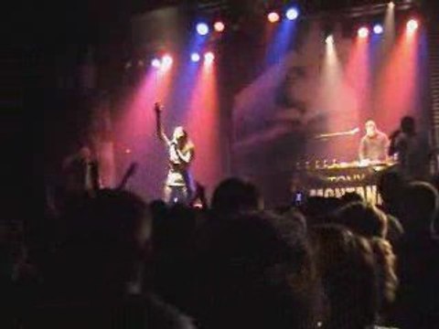 KAYLINE EN 1èRe PARTIE DE KENZA FARAH A MARSEILLE !!!