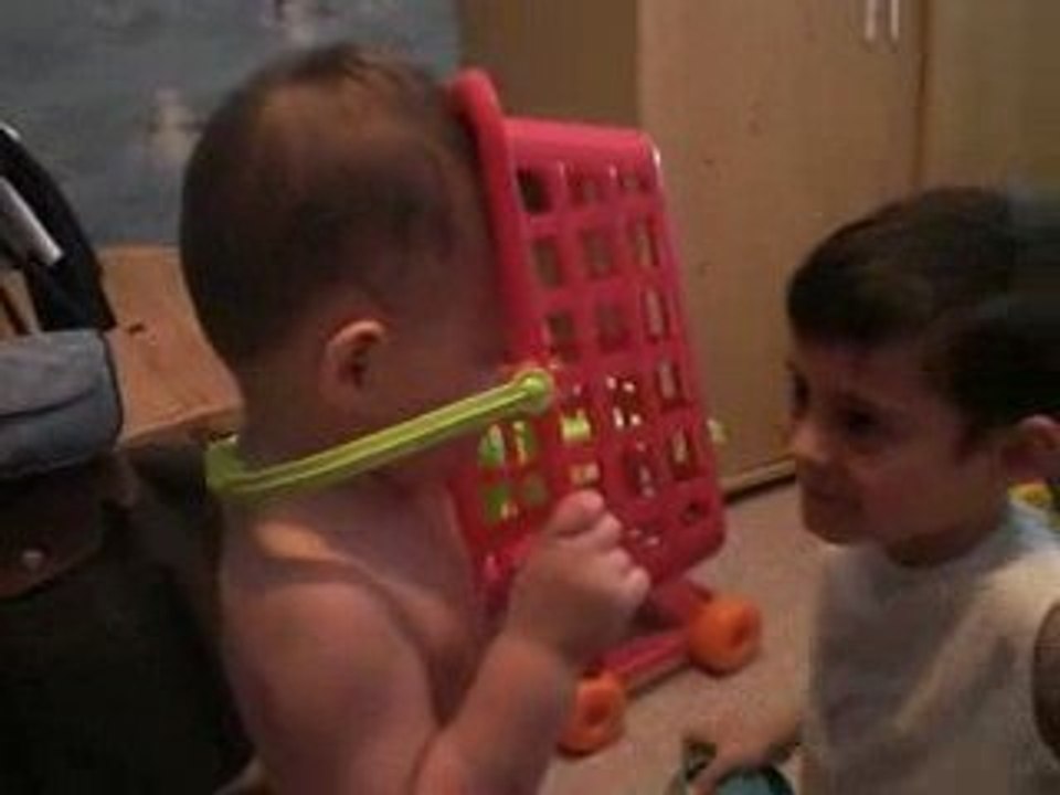 enzo qui fait la voix d'extraterestre