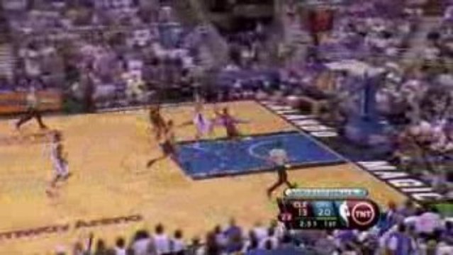 LeBron James chasedown blocks Courtney Lee in Game 3 at Orl