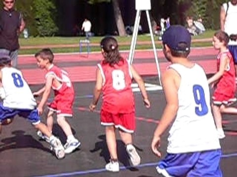 Fête mini-basket 2009: mini poussins vs Antibes