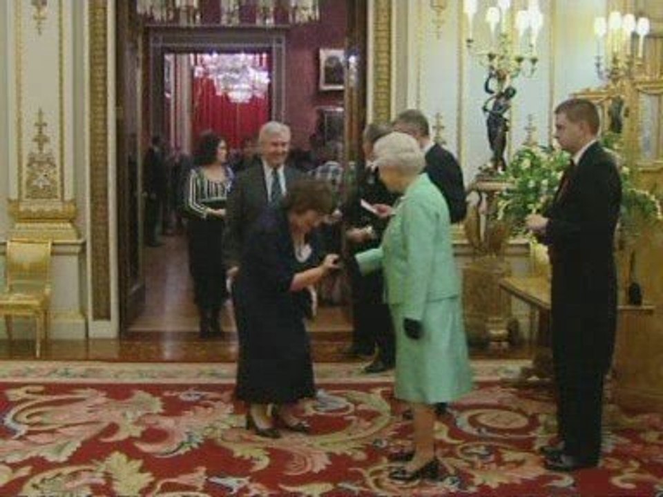 Security breach at Buckingham Palace