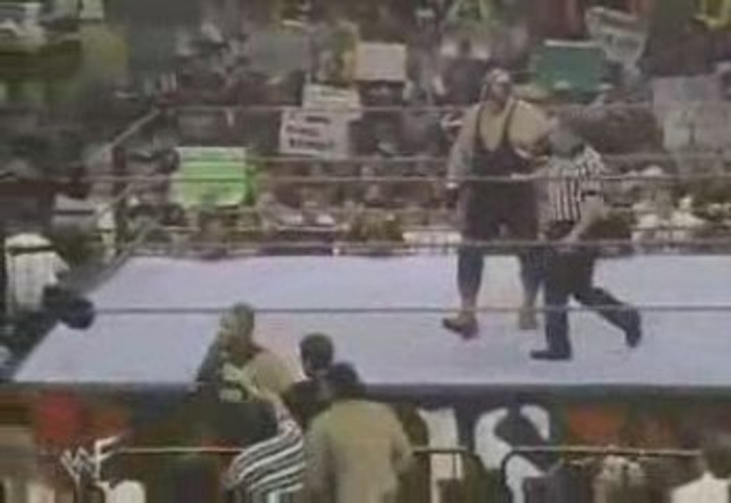 D-Lo Brown vs Vader