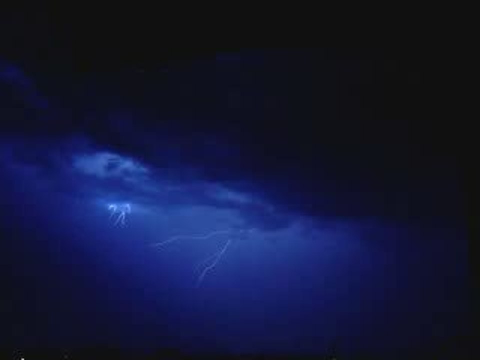 Orage  éclairs 25 mai 2009 4h43 rennes