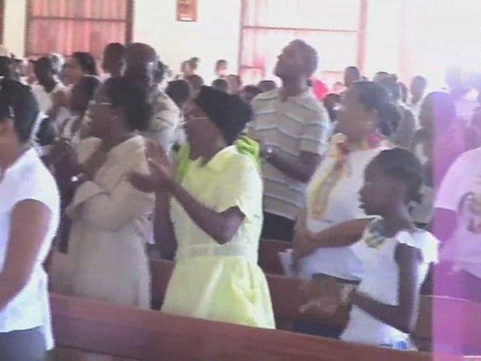 Les reliques de Sainte-Thérèse en visite à Saint-Laurent