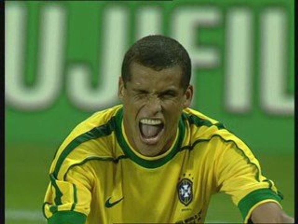 Rivaldo pète une crise.