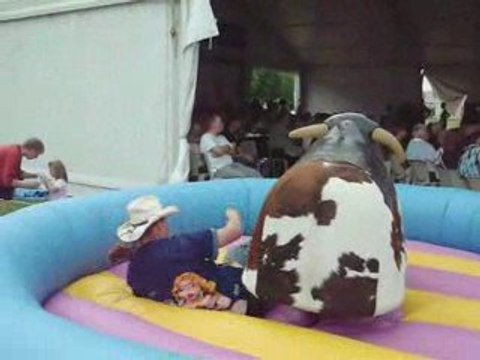 Festiv'été-St Jean de Folleville-2009-Taureau mécanique