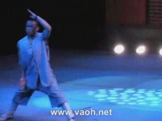 Shaolin Monk breaks lead bar on head