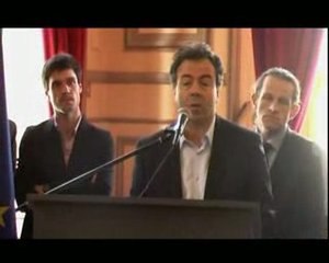 BUZZ AFFICHE 09 Luc Chatel